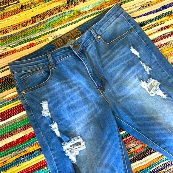 VIP Distressed Ankle Jeans- #+1814 - Picture 1 of 15